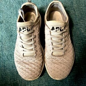 APL TECHLOOM PHANTOM